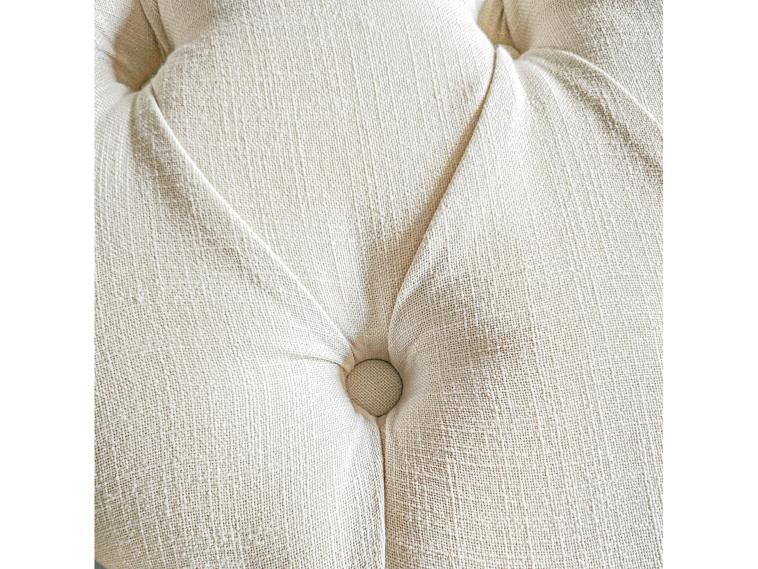 Banc bout de lit demi-lune style Louis XVI bois sculpté patiné tissu grège