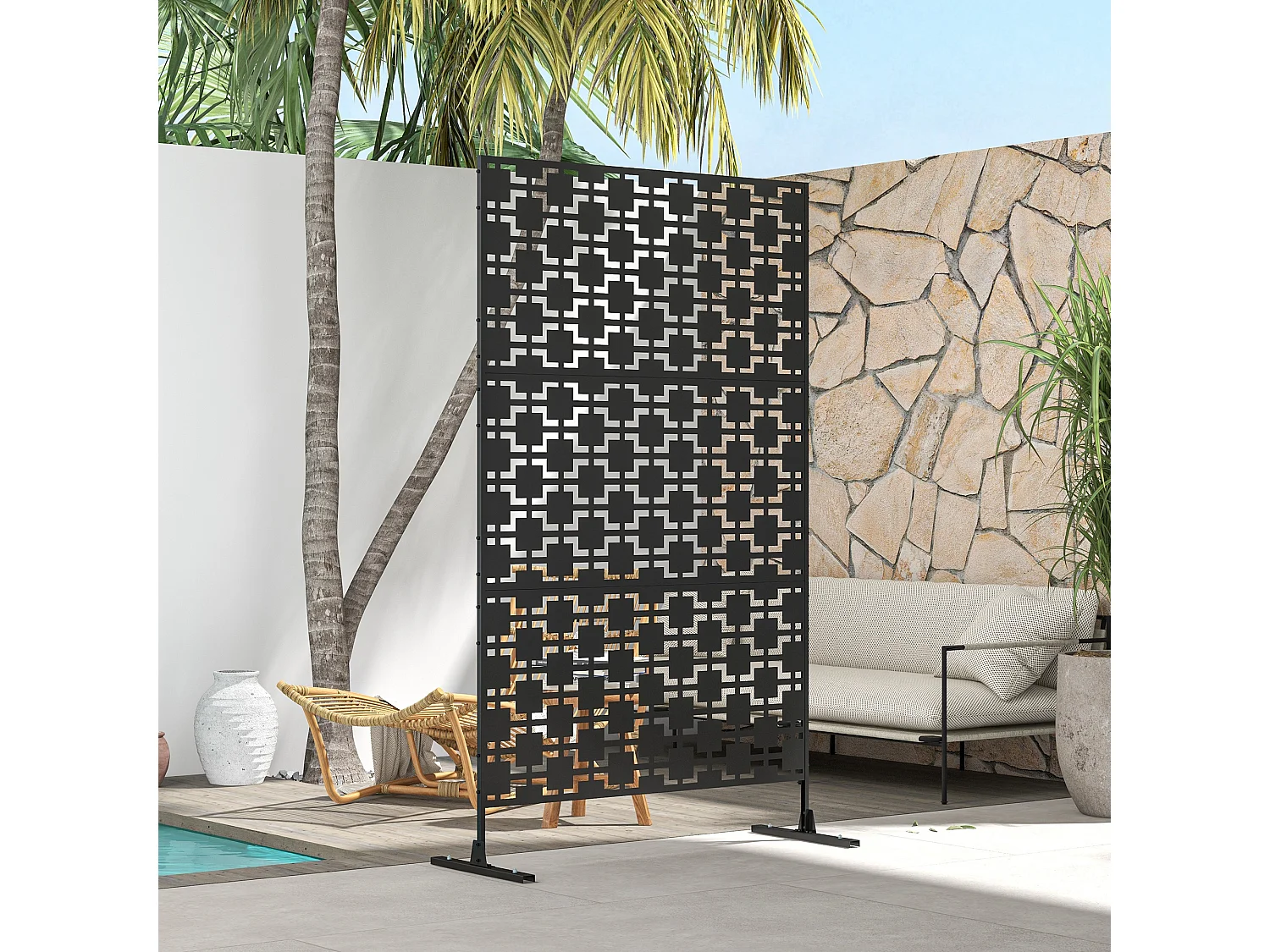 Panneau extérieur décoratif motif géométrique ajouré métal noir