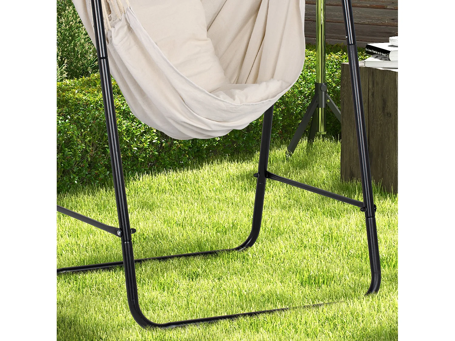 Chaise suspendue de jardin avec support et coussin acier noir coton beige