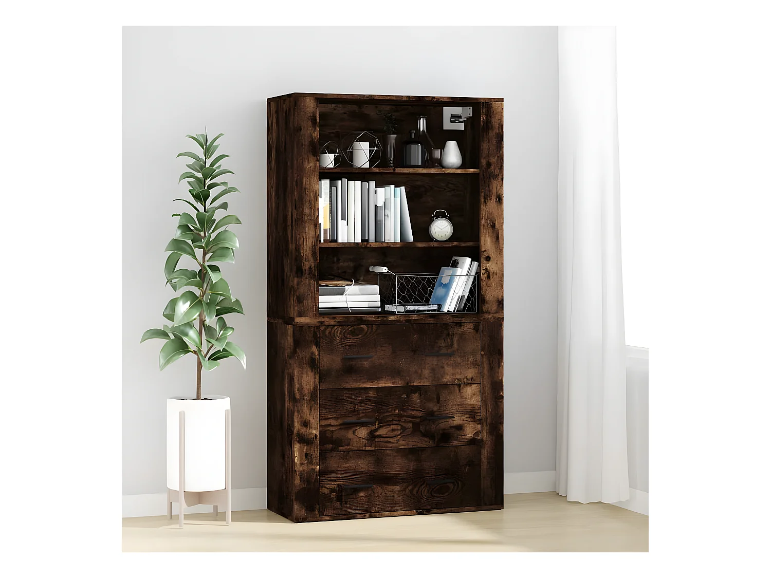 Hohes Sideboard. Holzwerkstoff aus geräucherter Eiche