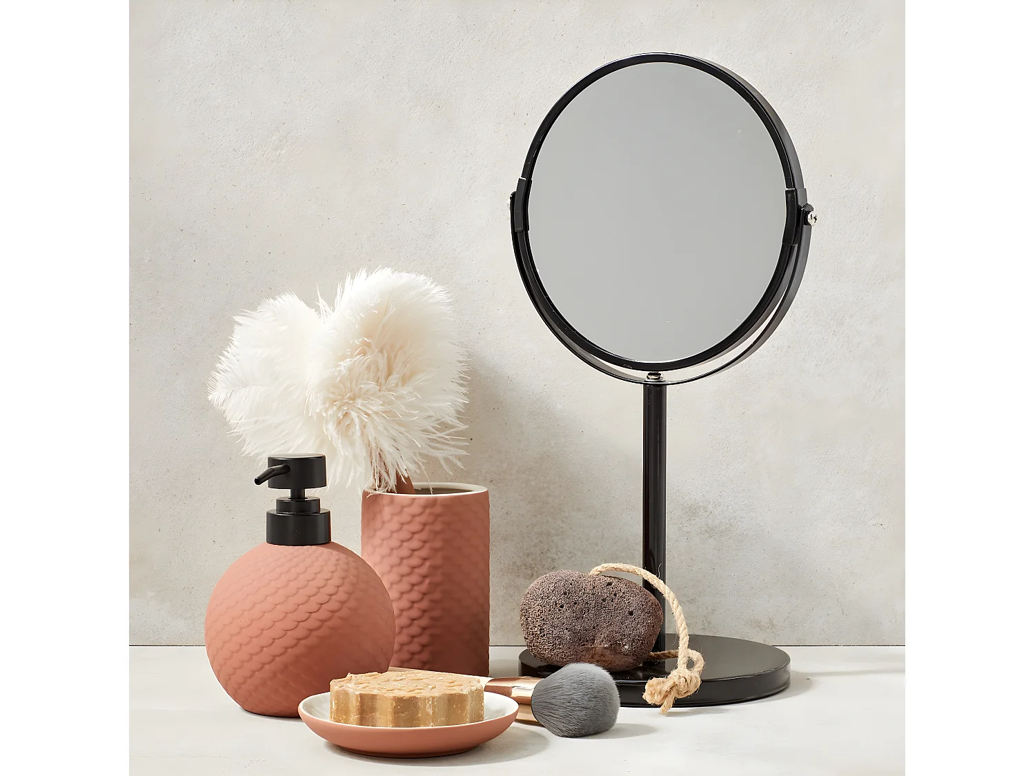 Miroir grossissant en métal à poser