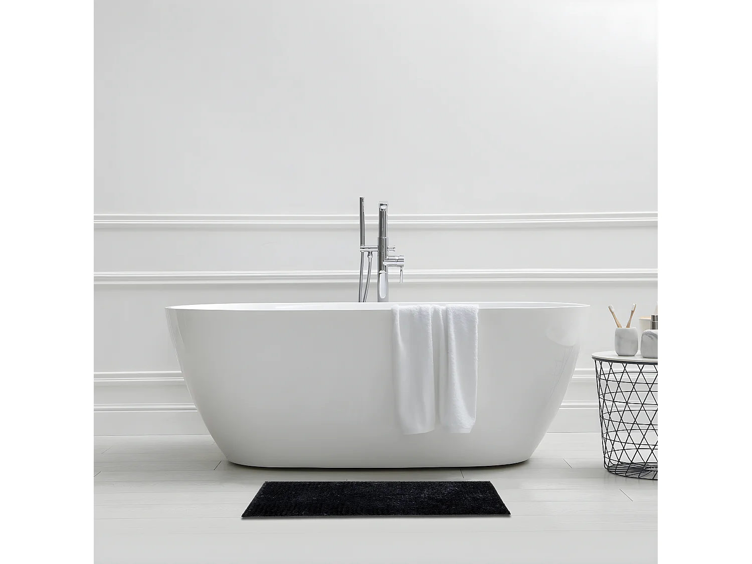 Tapis de bain en polyester uni carbone 50x80cm