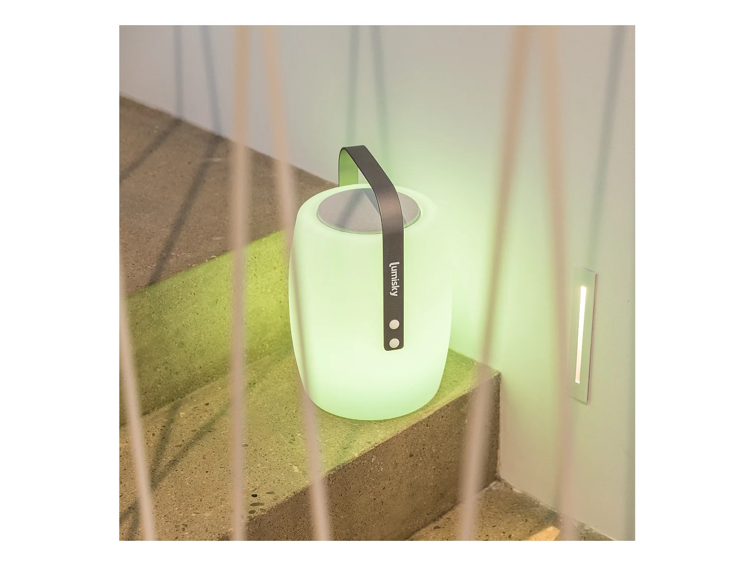 Lampe enceinte bluetooth sans fil LUCY Blanc Polyéthylène 10W