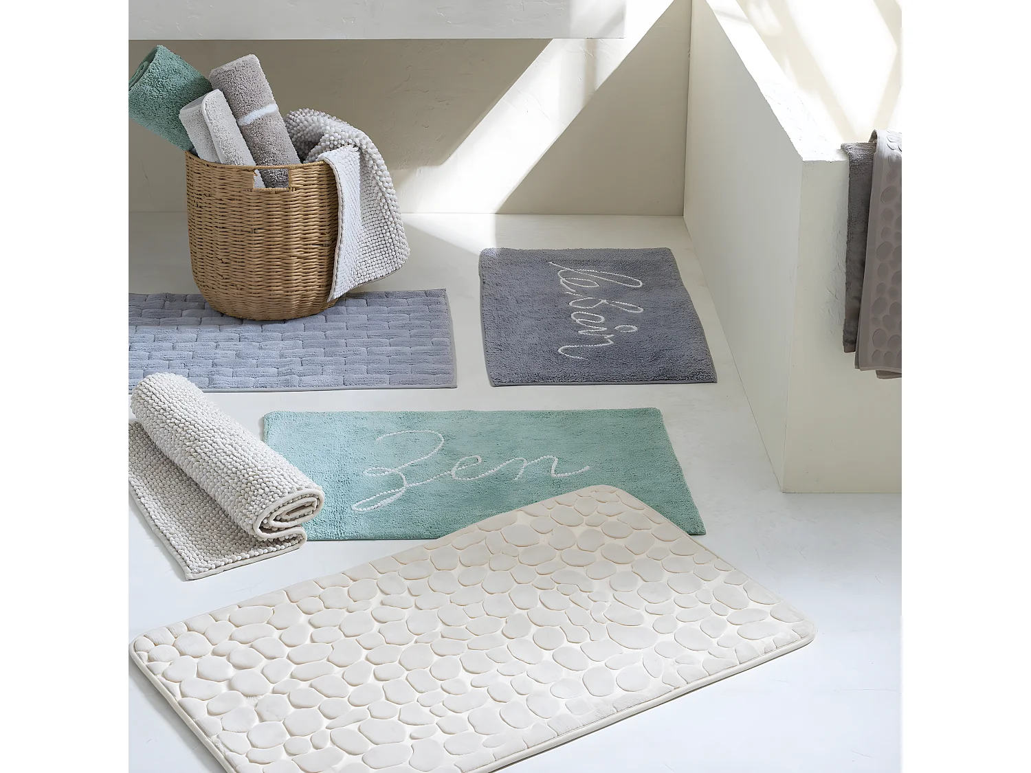 Tapis de bain galet à mémoire de forme taupe 50x80cm