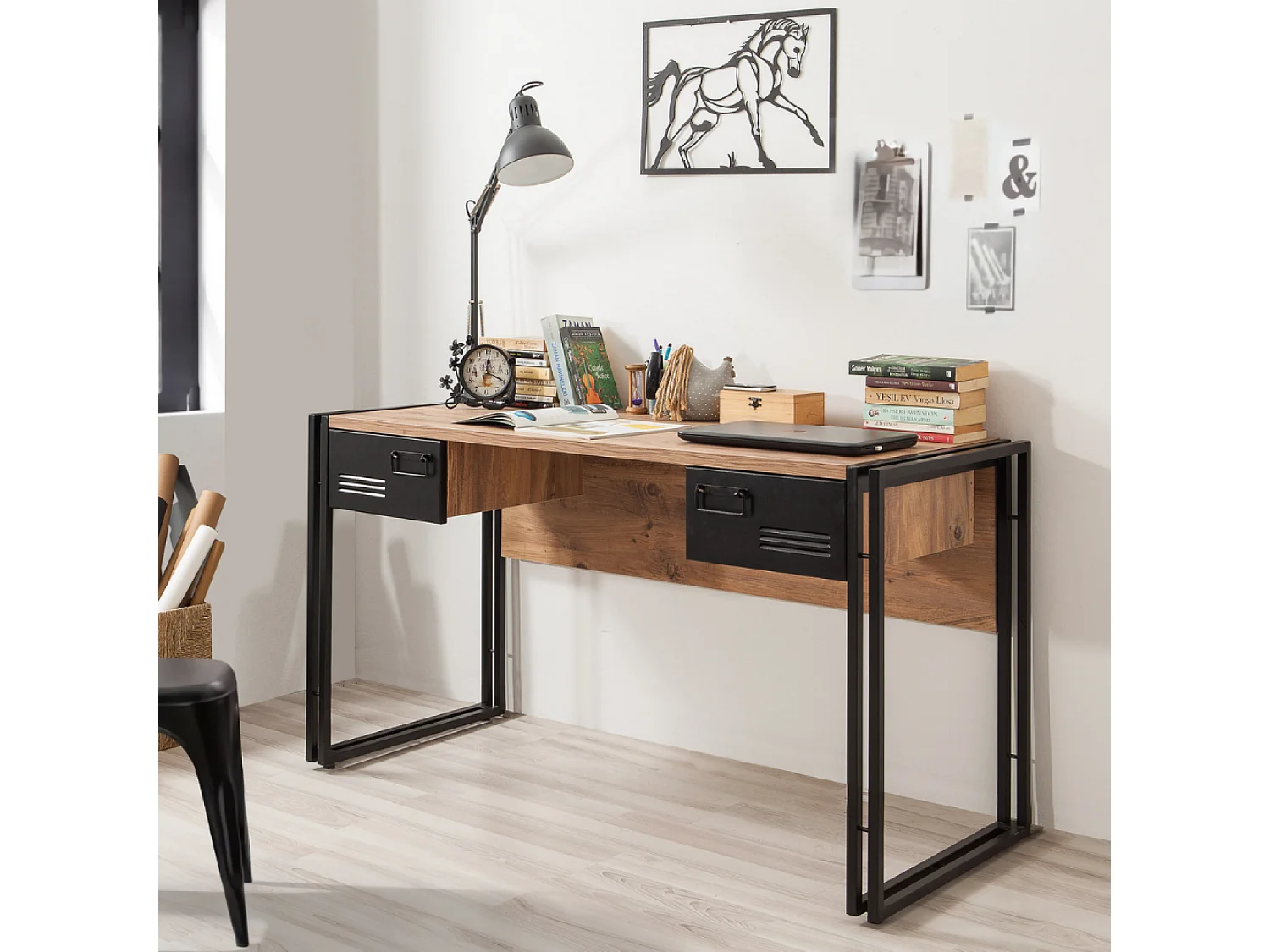 Mesa de escritório industrial com gavetas SKIRV em madeira e metal preto