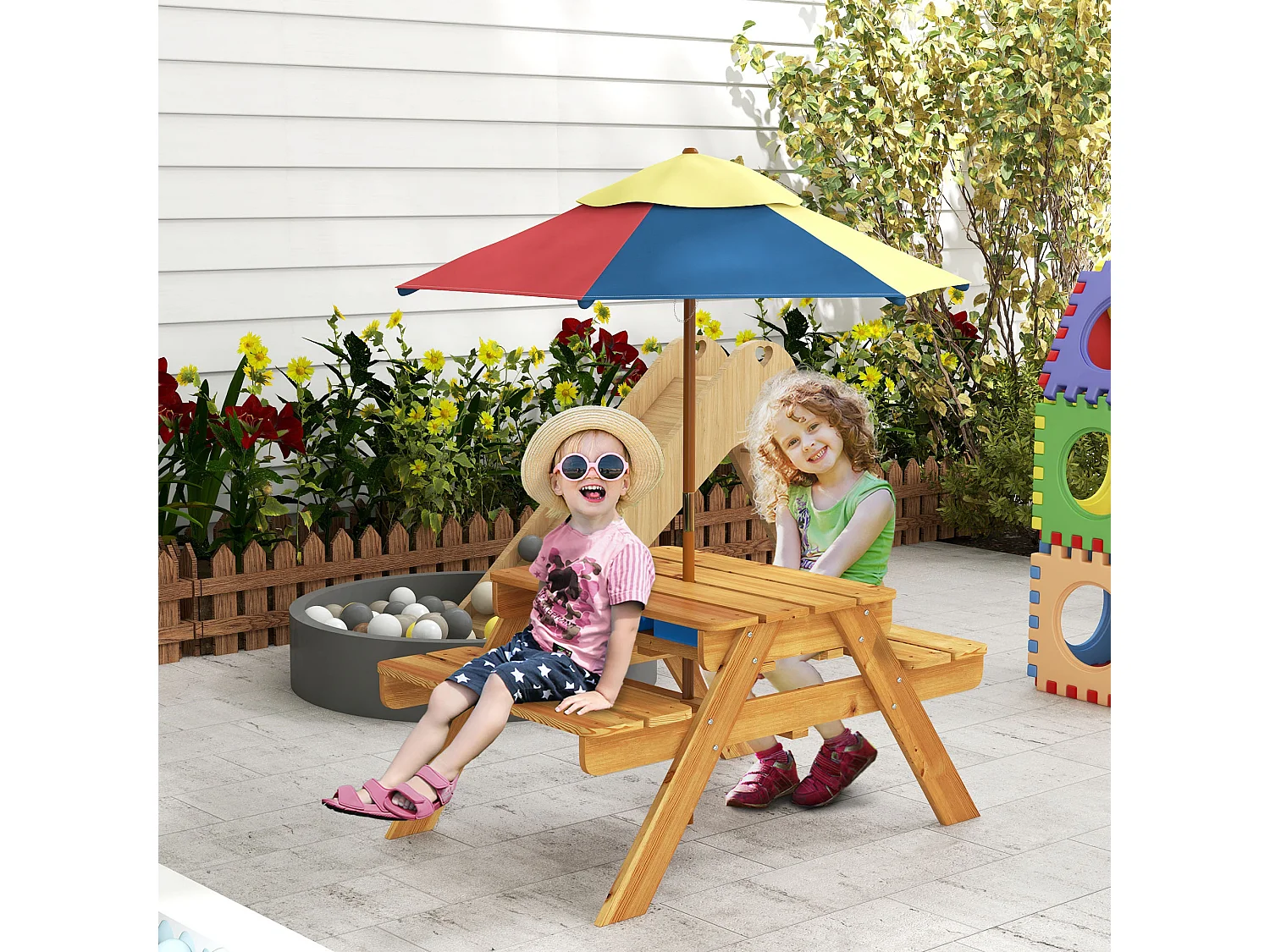 Ensemble table de pique-nique enfant 4 places avec parasol et 2 bacs