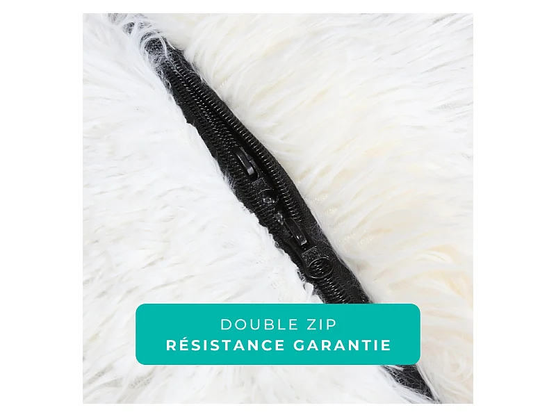 XL Pouf aus Fell 200 cm, Weiß