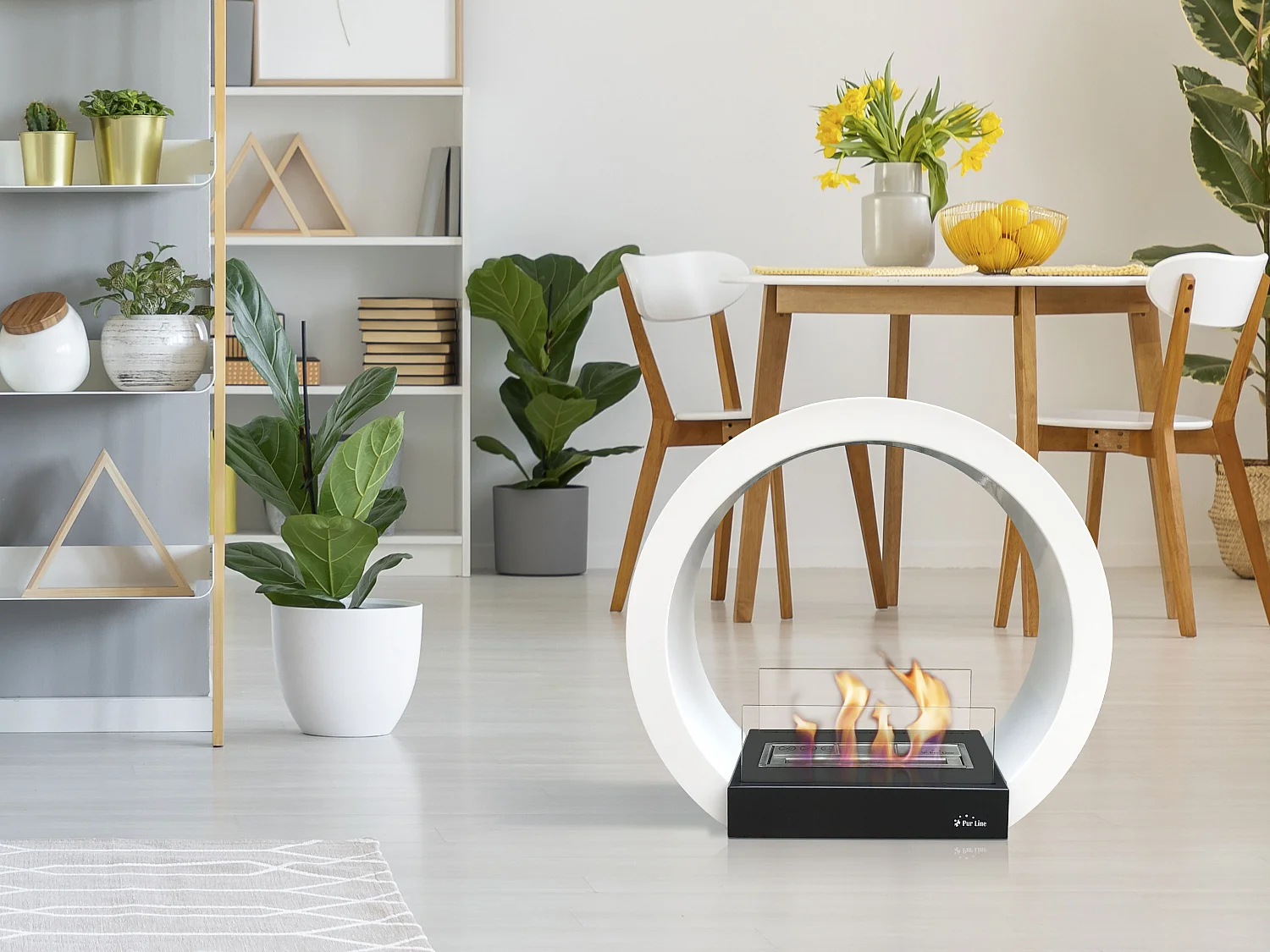 Cheminée à l'éthanol au sol semi-circulaire en acier blanc