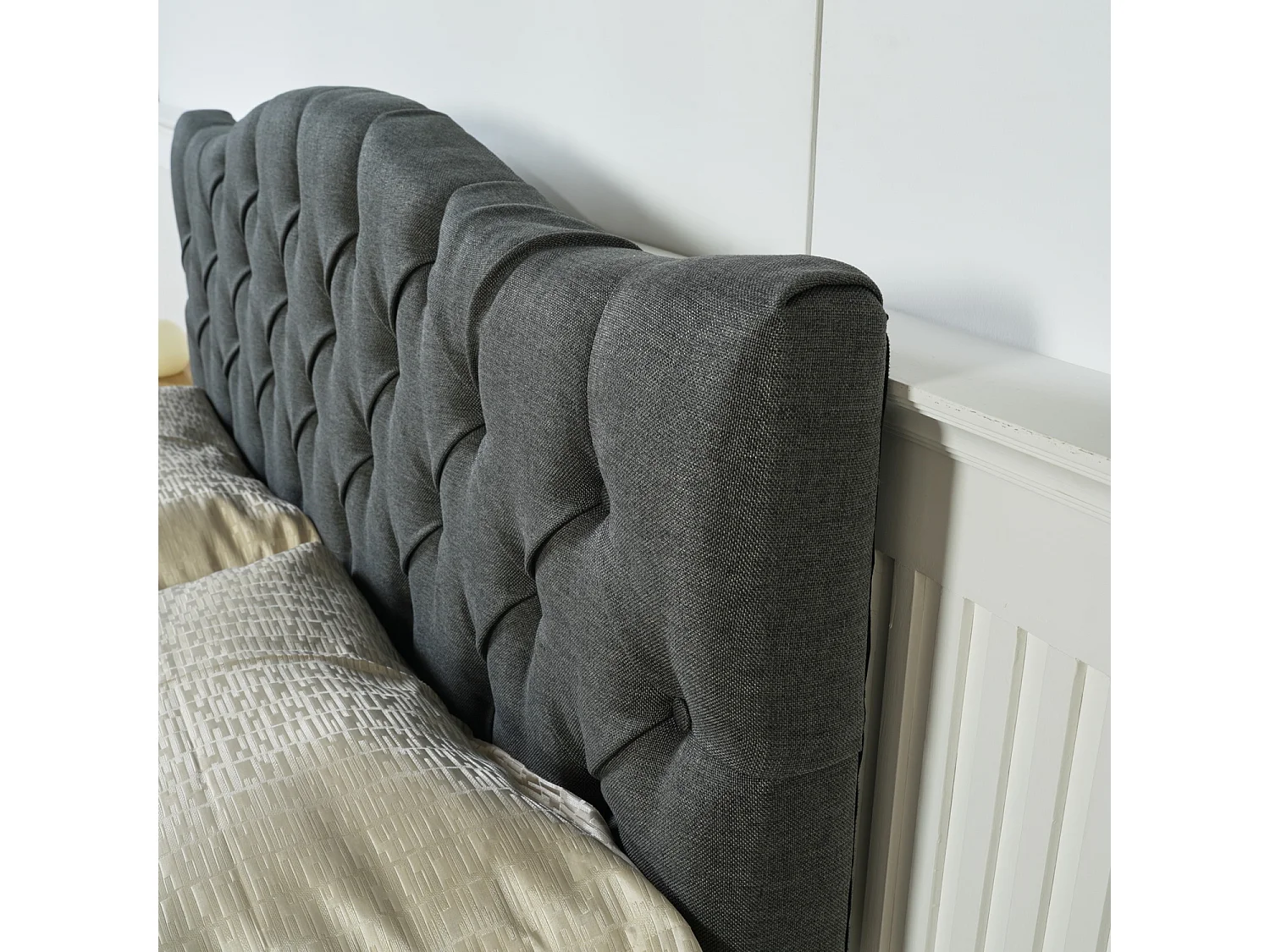 Lit double 140x190cm sans matelas sans rangement