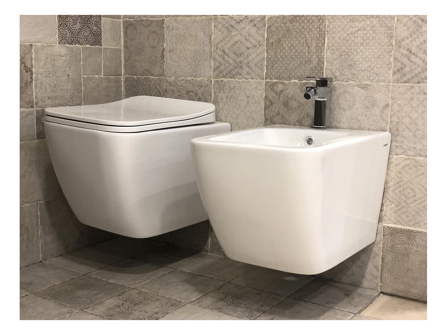 Couple de sanitaires suspendu Rimless sans bride, ligne carré avec abattant soft-close inclus