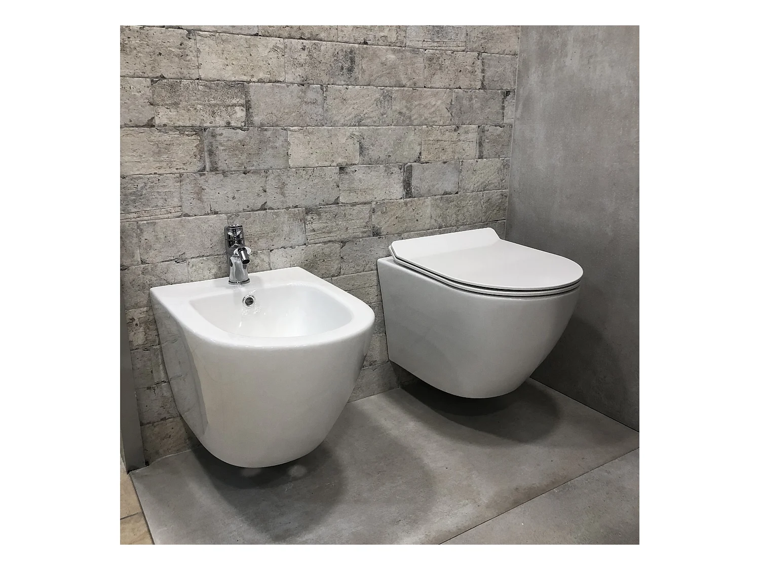 Couple de sanitaires suspendu Rimless sans bride, ligne ronde avec abattant soft-close inclus