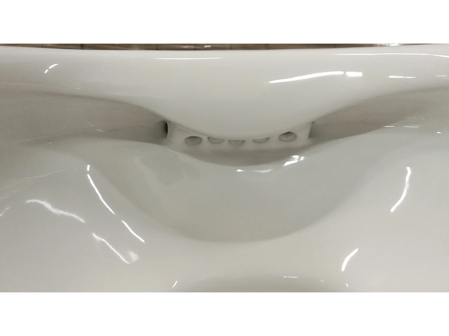 Coppia Sanitari Sospesi Rimless senza brida linea tonda dimensioni ridotte coprivaso soft-close