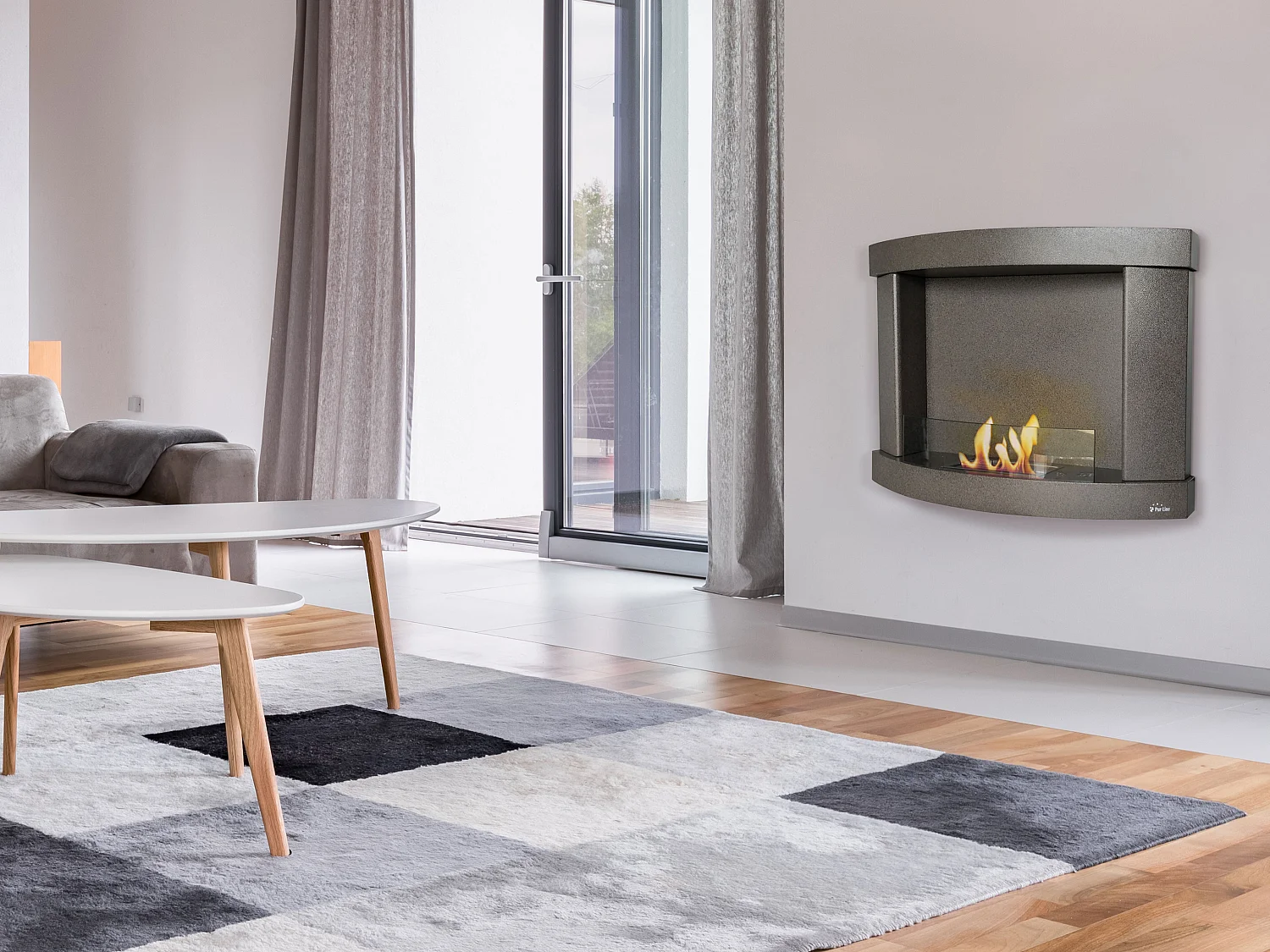 Bioethanol-Wandkamin aus schwarzem Stahl mit gehärtetem Glas