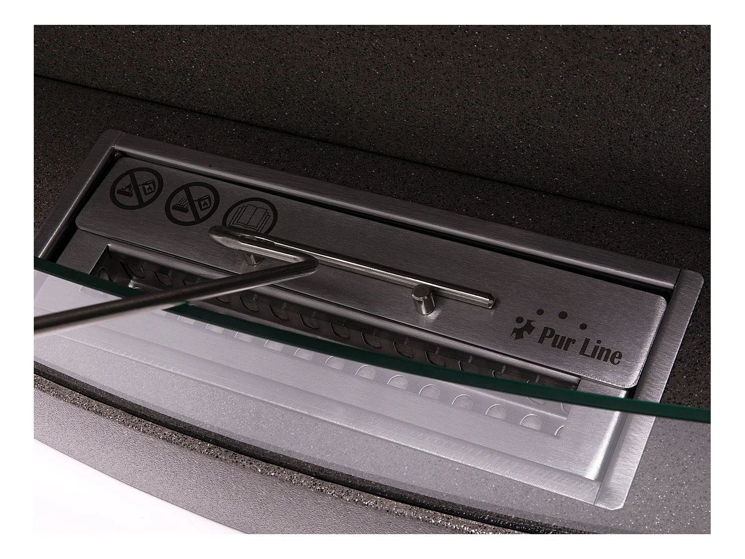 Cheminée à l'éthanol en acier noir et verre trempé