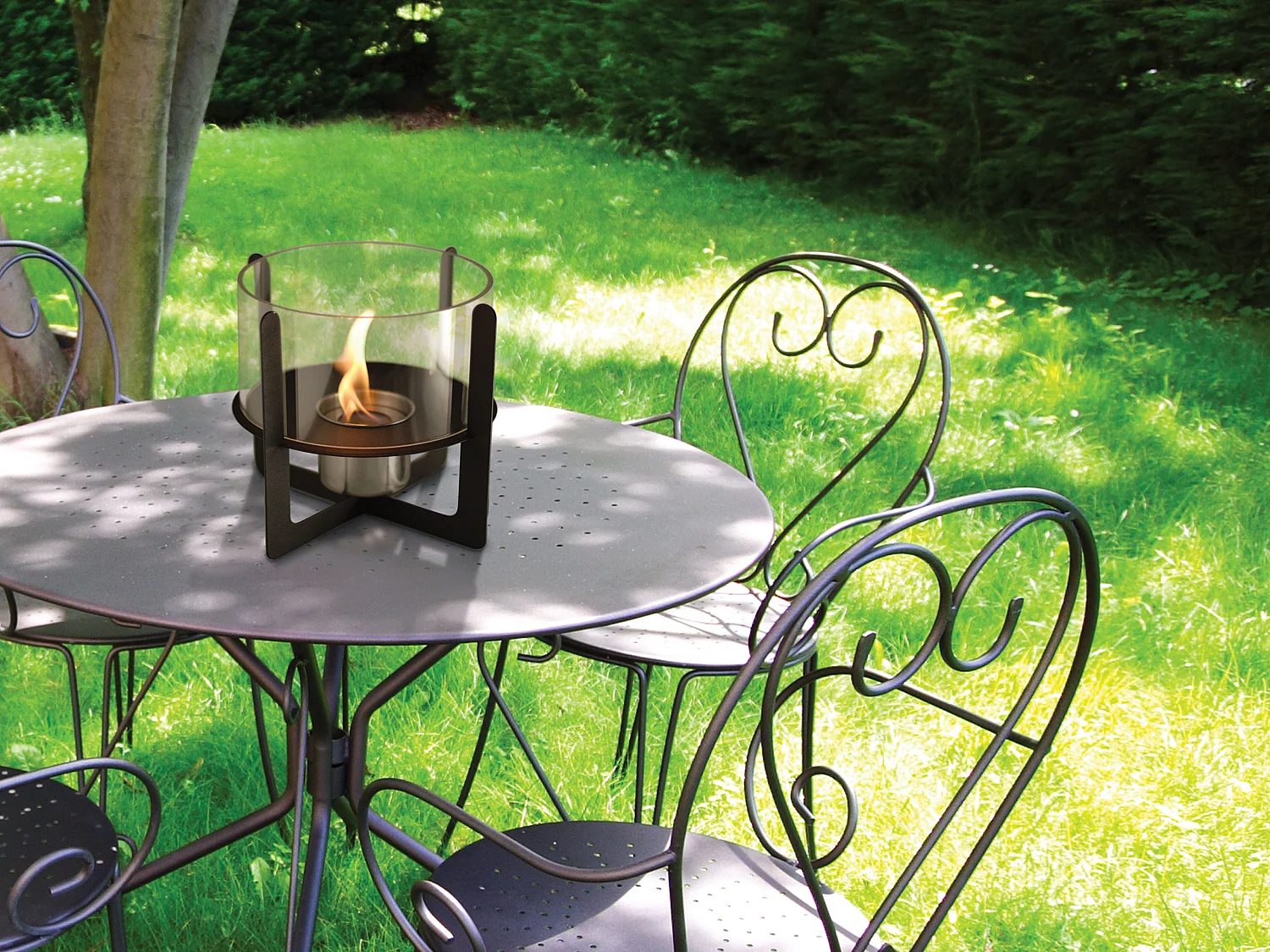 Ethanol-Tischkamin mit Glaszylinder