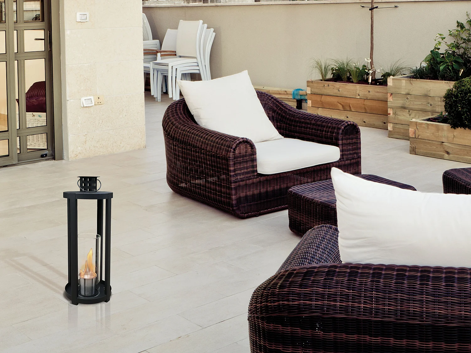 Camino a etanolo con forma di lanterna in acciaio inossidabile nero