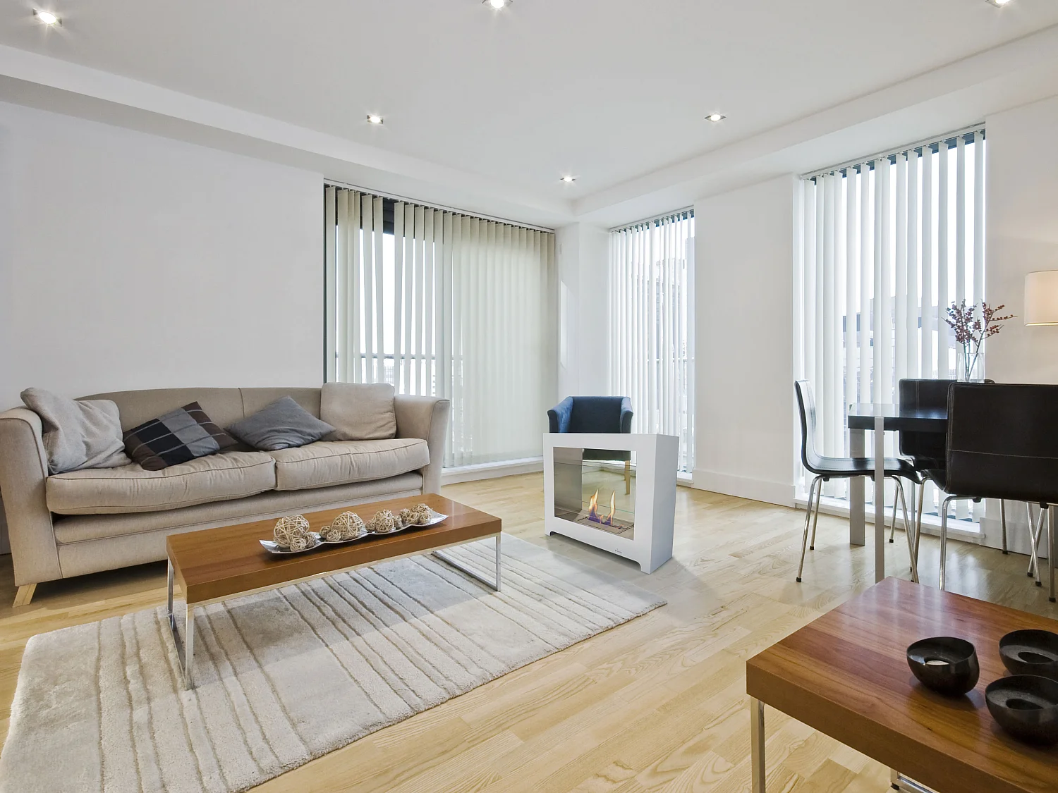 Camino a etanolo da pavimento con vetro temperato