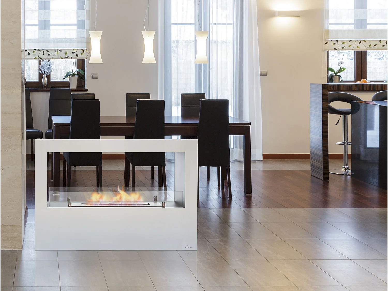 Staande ethanolhaard, grote rechthoekige stalen constructie