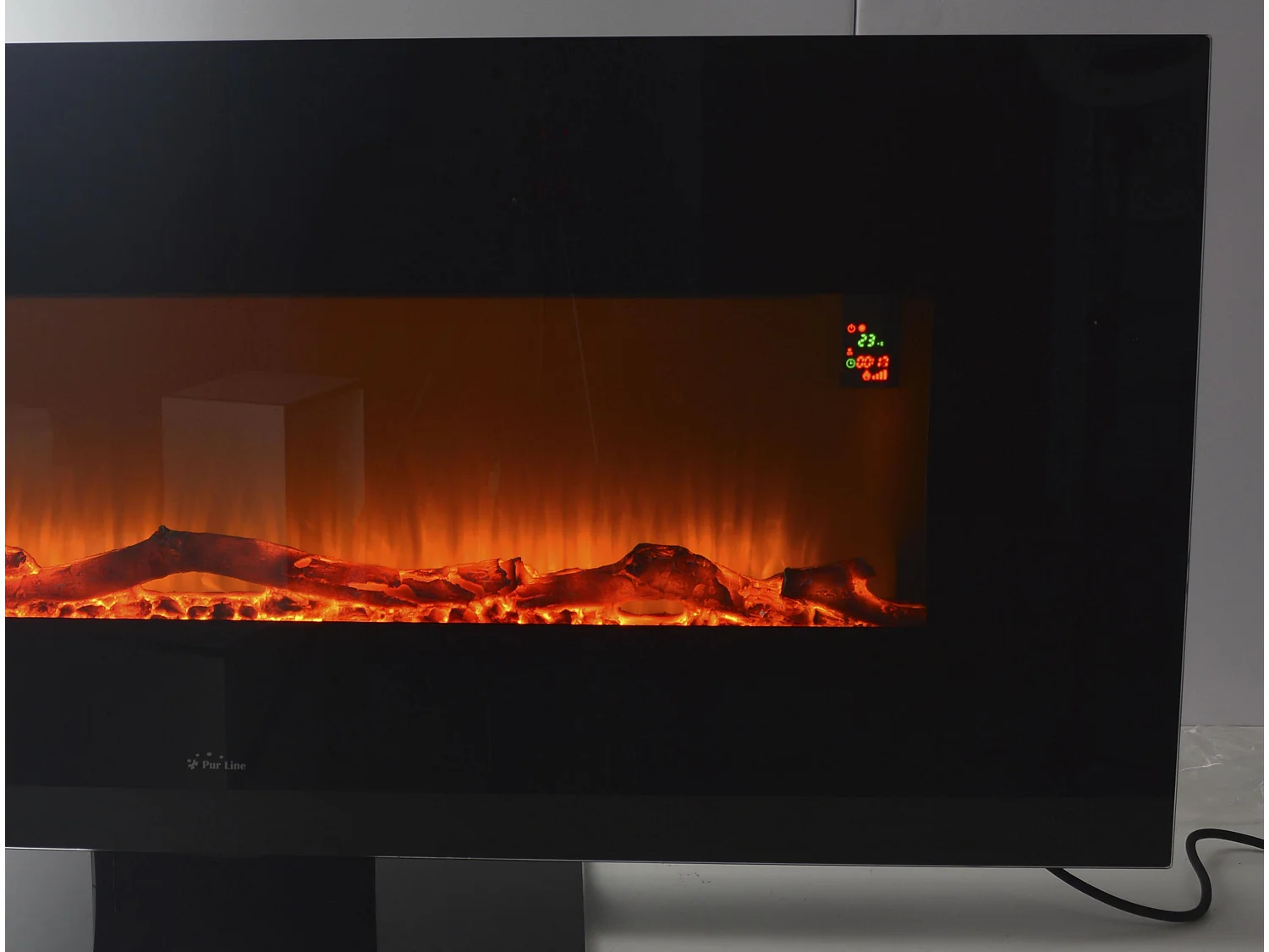 Panoramische elektrische haard in zwart gehard glas