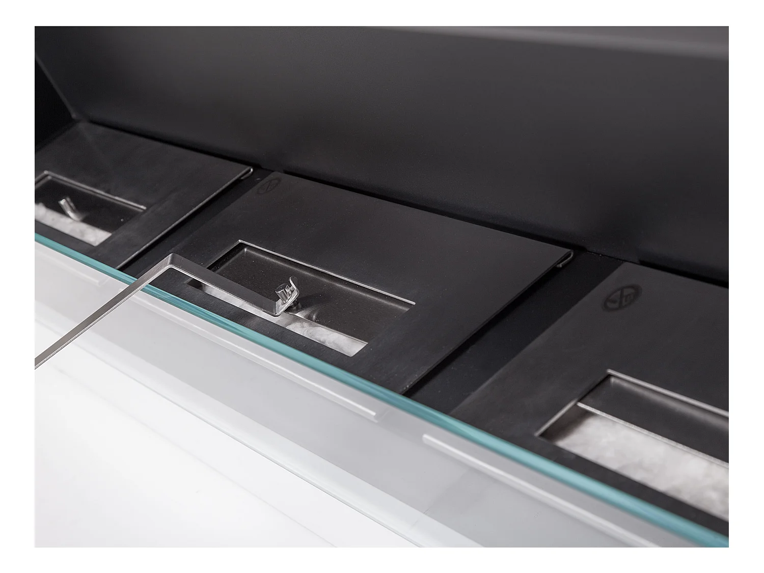 Extragroßer wandmontierter Ethanol-Kamin aus Stahl und gehärtetem Glas