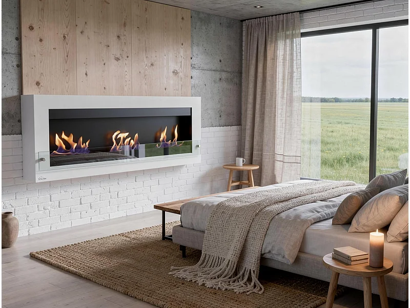 Très grande cheminée murale à l'éthanol en acier et verre trempé