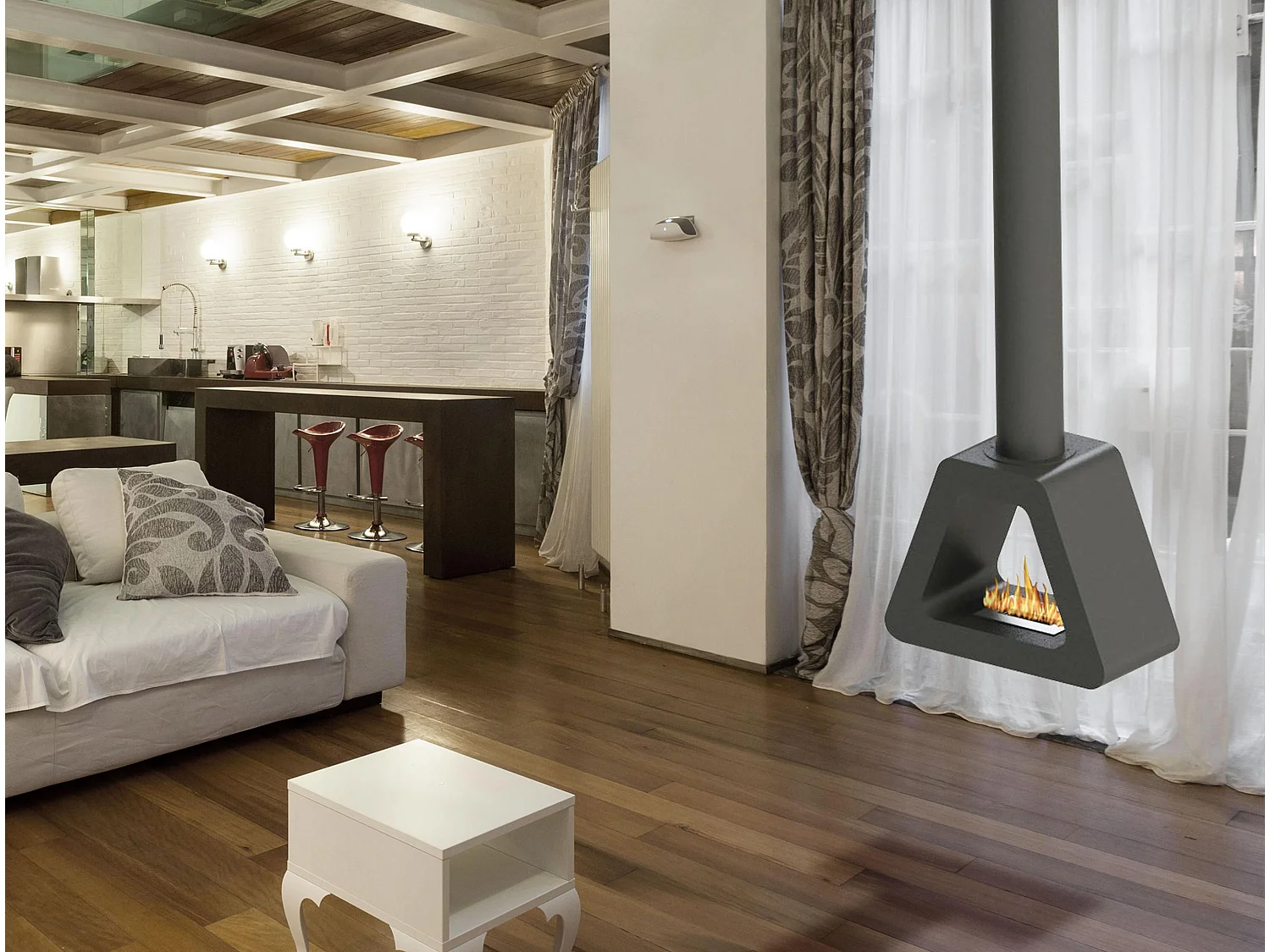 Ethanol haard met driehoekig dak in staal