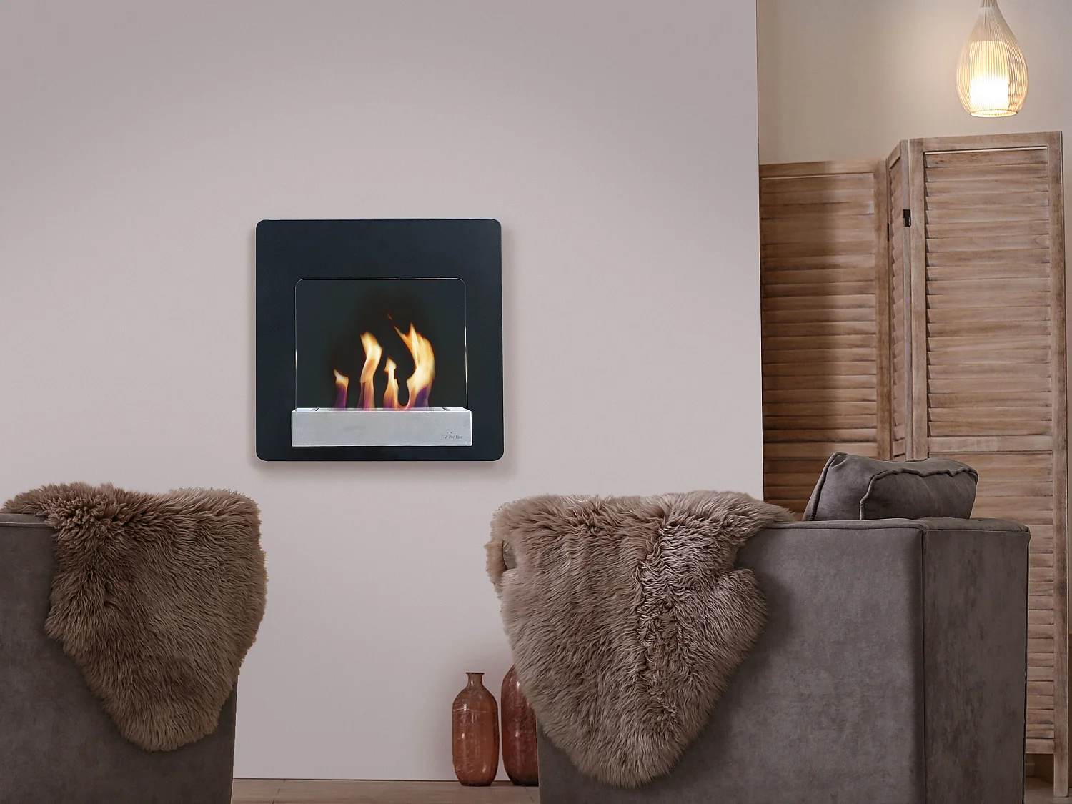 Ethanol haard, modern wandmodel in zwart staal en gehard glas