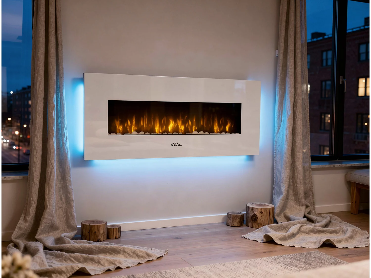 Cheminée électrique panoramique avec éclairage LED d'ambiance et panneau frontal blanc