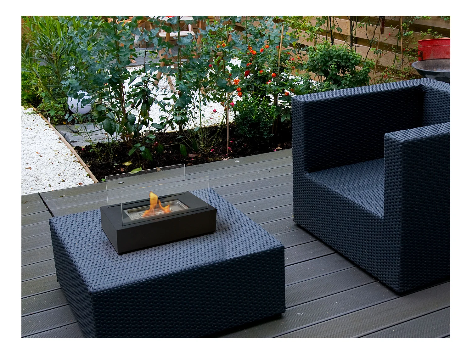 Ethanol-Tischkamin mit zwei gehärteten Glasschirmen