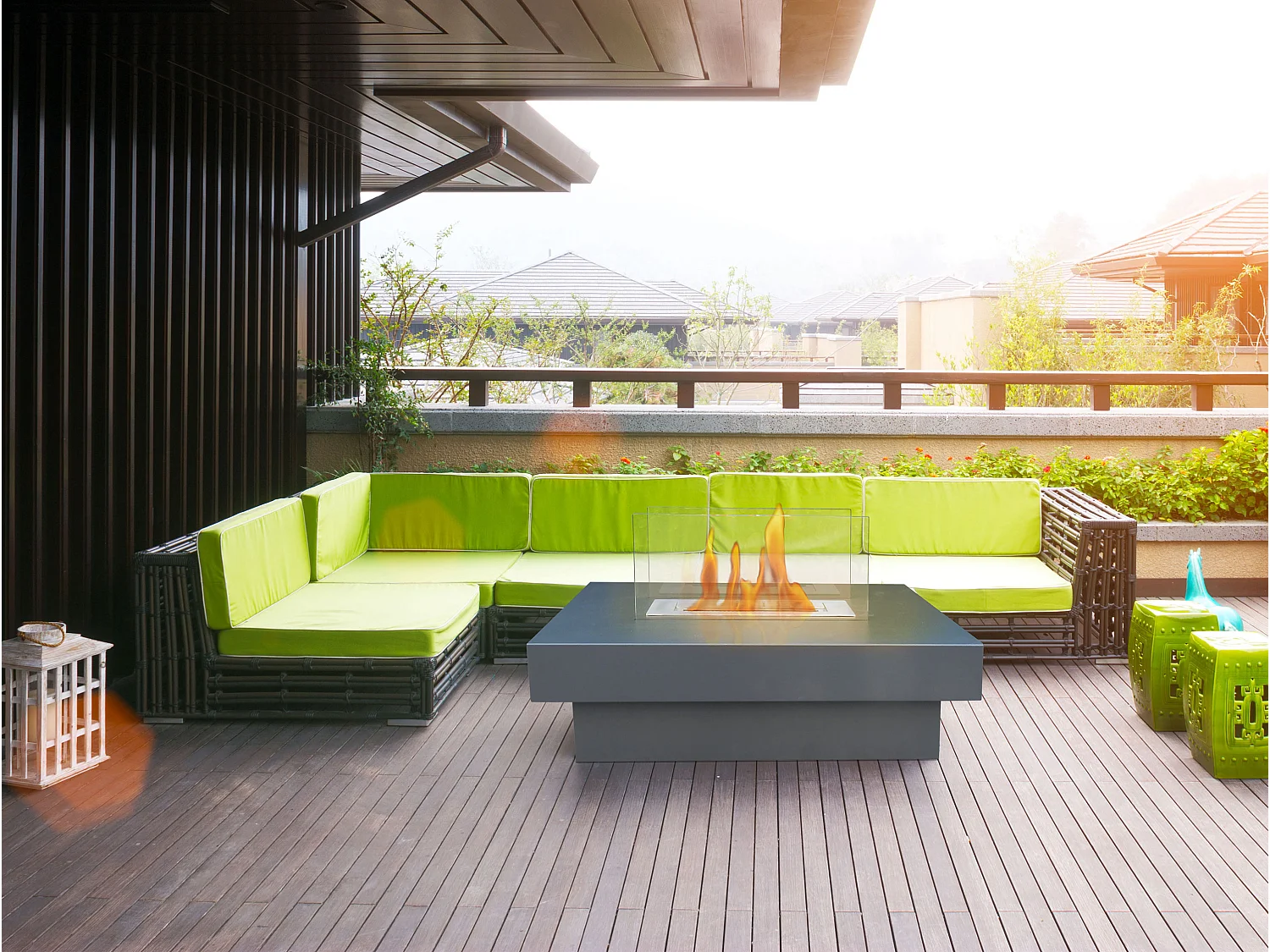 Chimenea de etanol de suelo en acero negro y quemador central