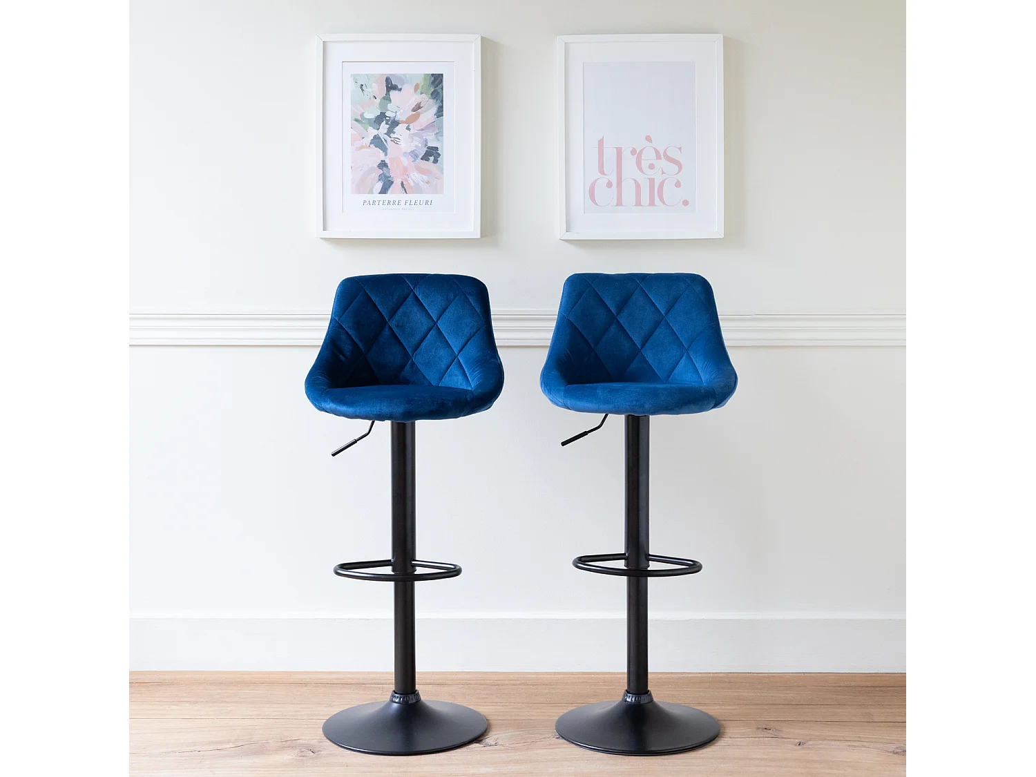 Set van 2 blauw fluwelen barkrukken ROBIN