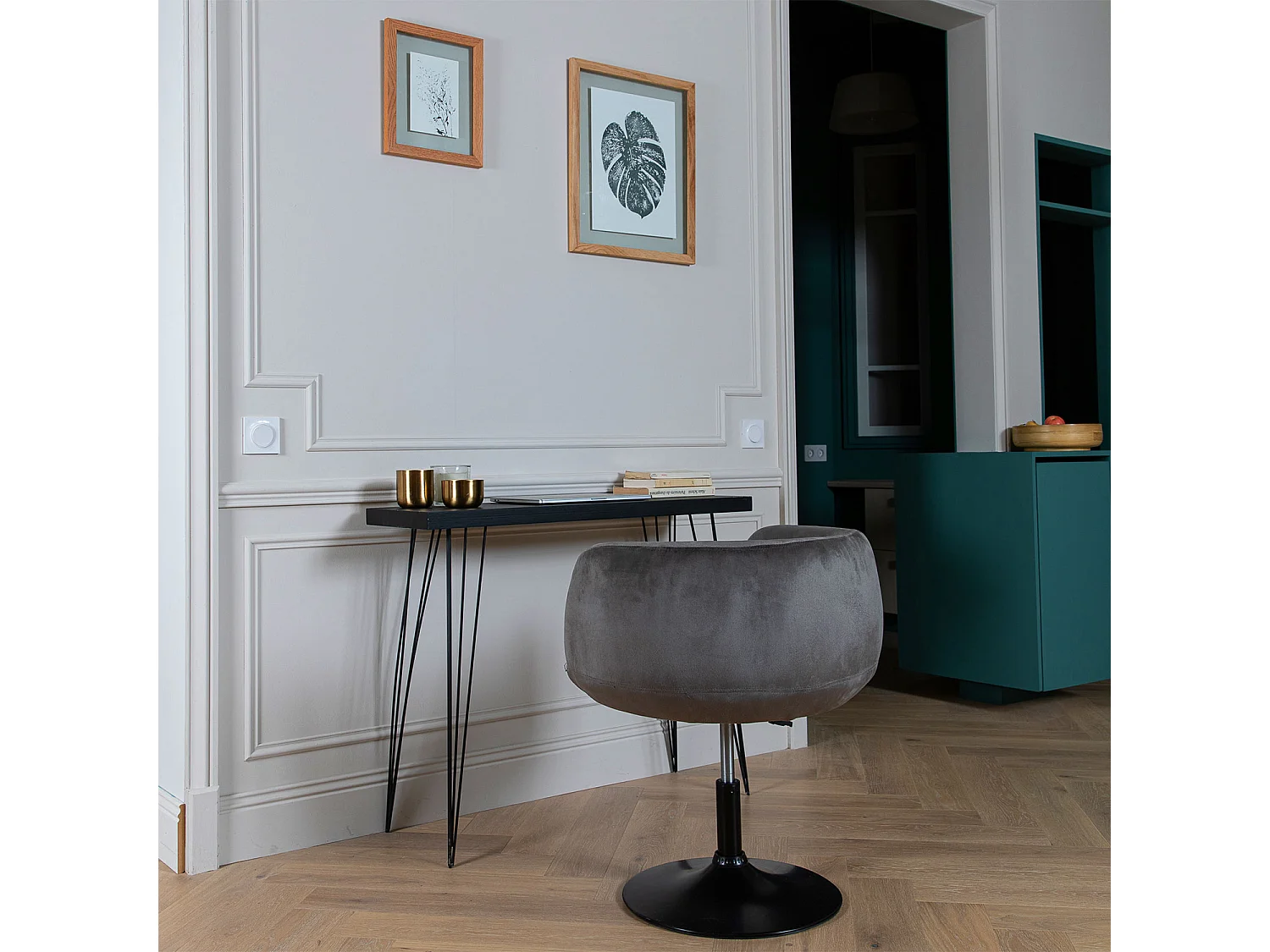 Tabouret de bar en velours gris NOLAN - HAPPY GARDEN