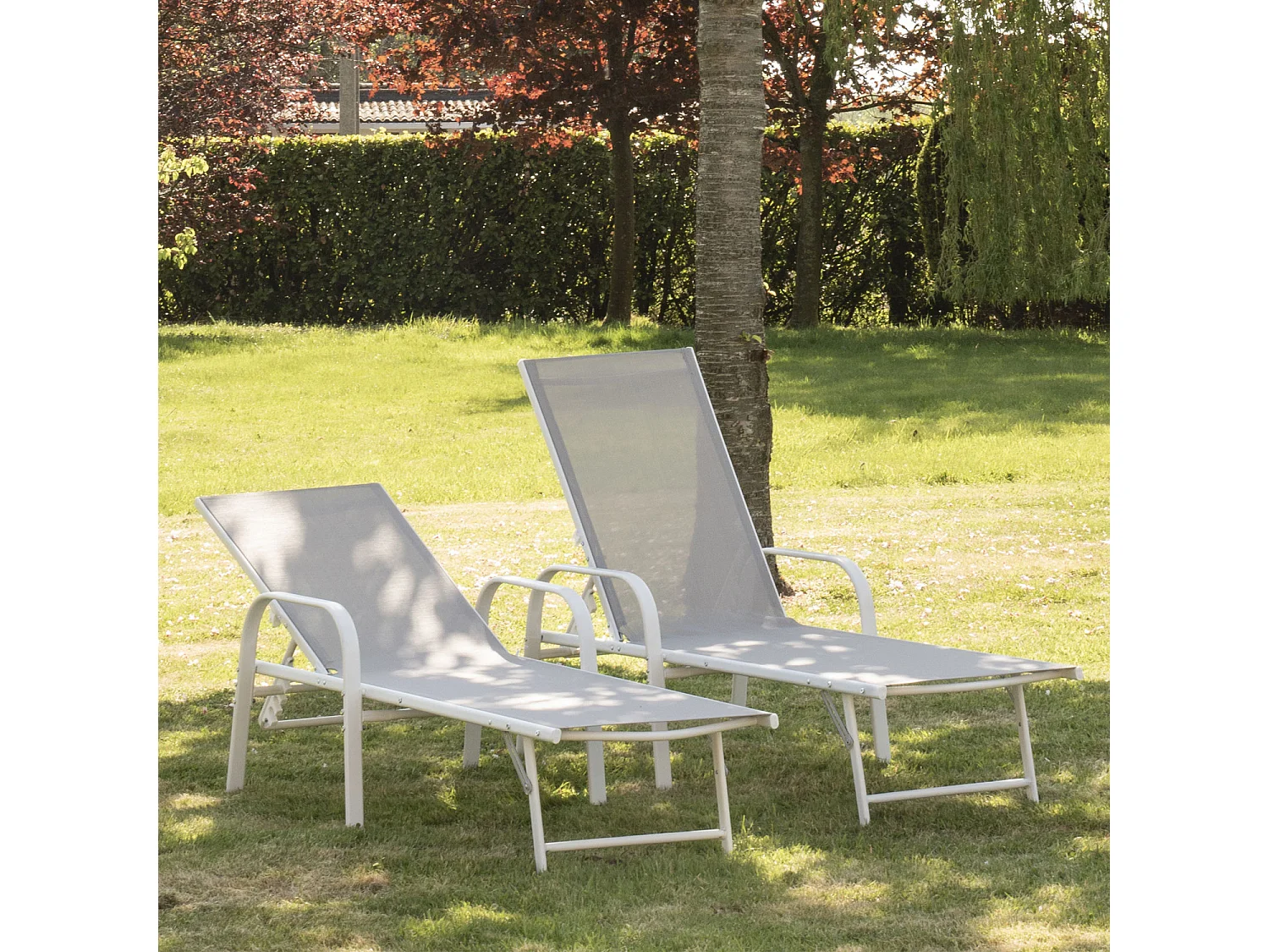 Lot de 2 bains de soleil SARDINIA en textilène gris - structure blanche - HAPPY GARDEN