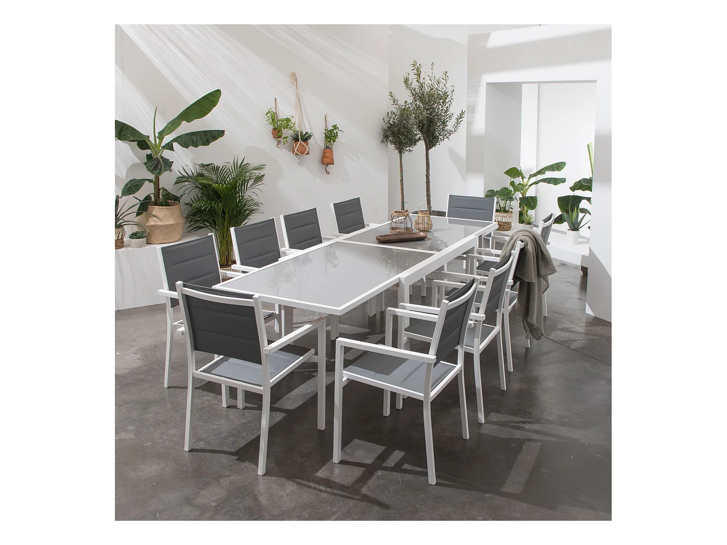 Salon de jardin LAMPEDUSA extensible en textilène gris 10 places - aluminium blanc - HAPPY GARDEN