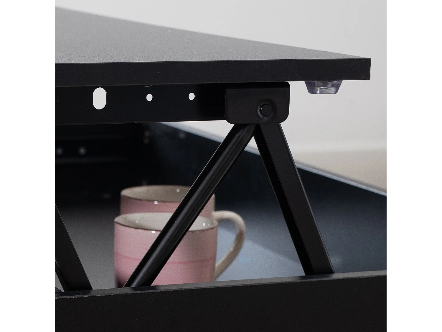 Table basse avec plateau relevable noire HEDDA - HAPPY GARDEN