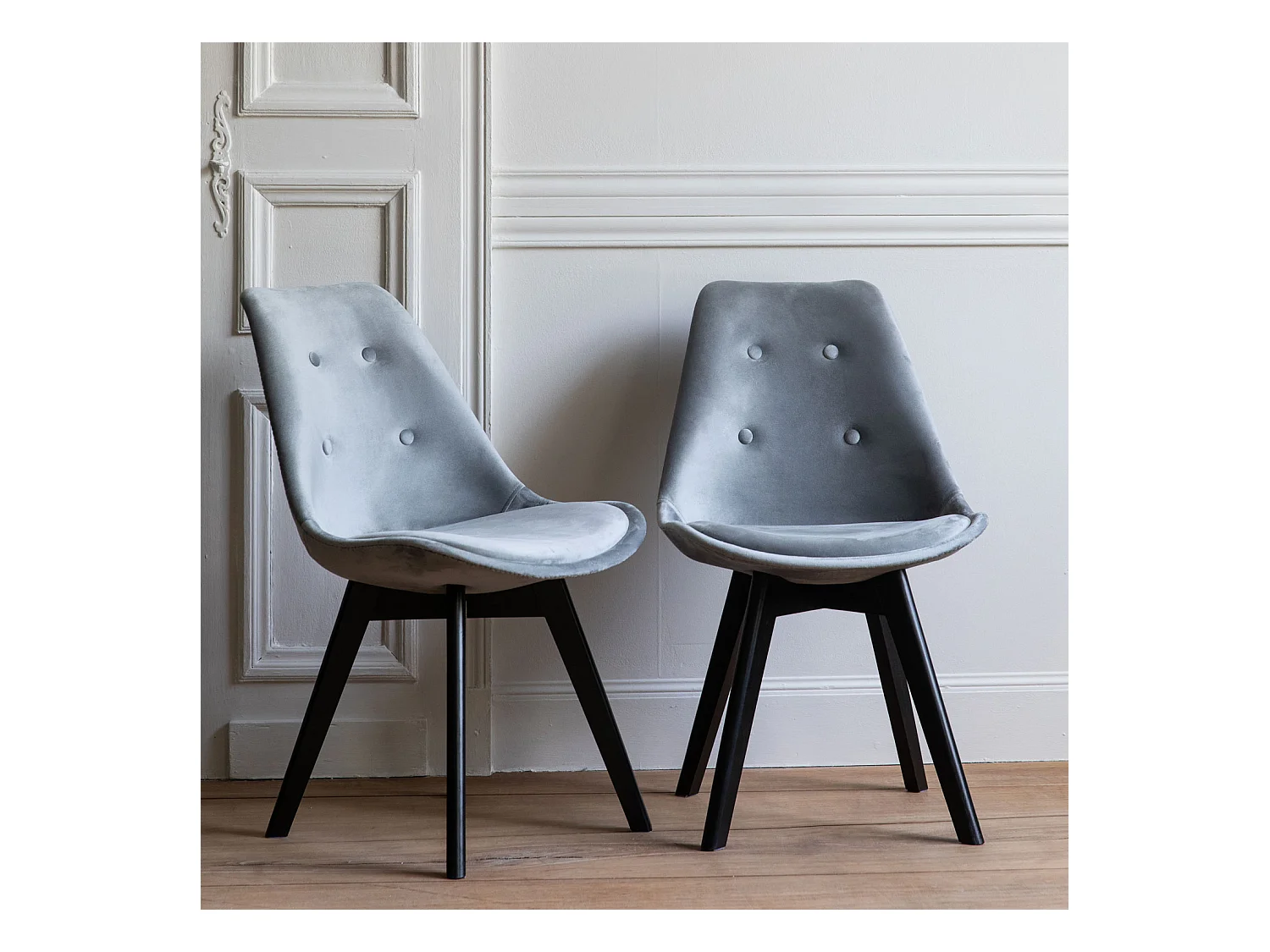 Lot de 2 chaises en velours NORA grises avec coussin - HAPPY GARDEN