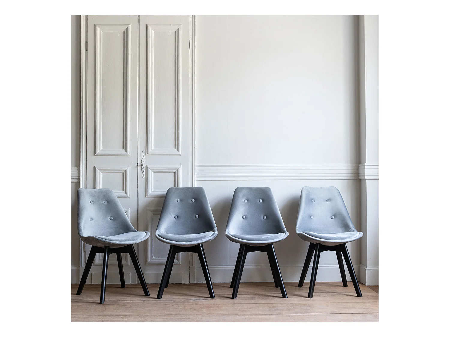 Set van 4 grijze NORA fluwelen stoelen met kussen