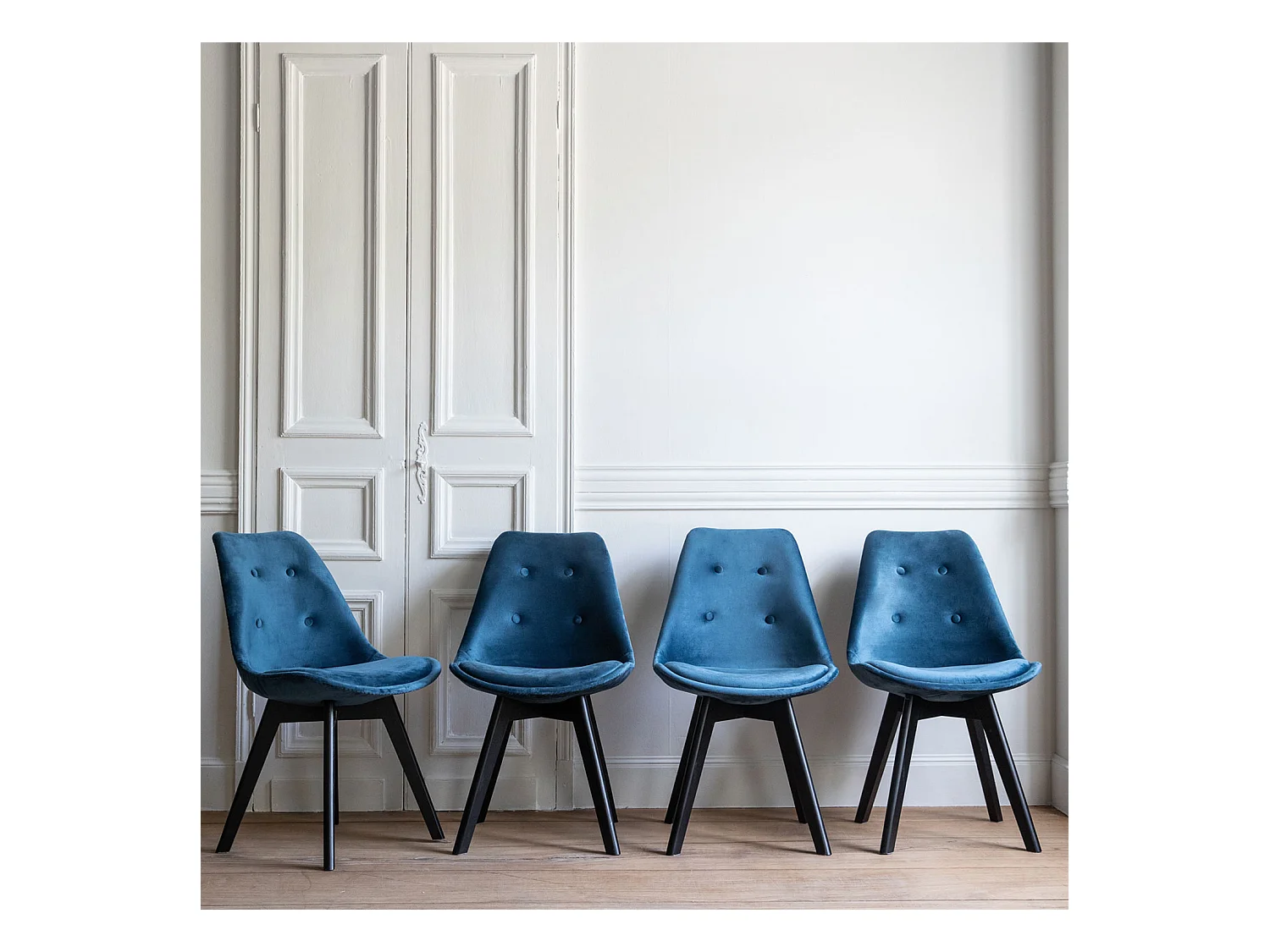Lot de 4 chaises en velours NORA bleues avec coussin - HAPPY GARDEN
