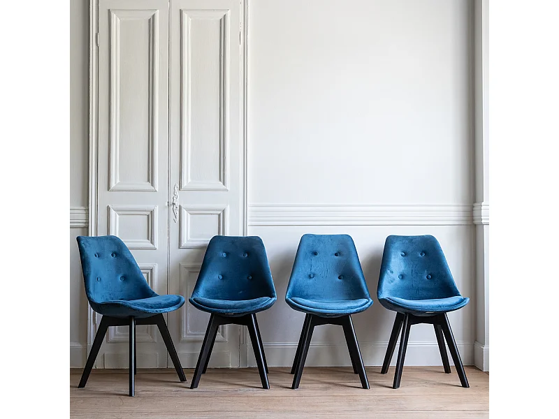 4er Set blauen Samtstühlen NORA mit Kissen