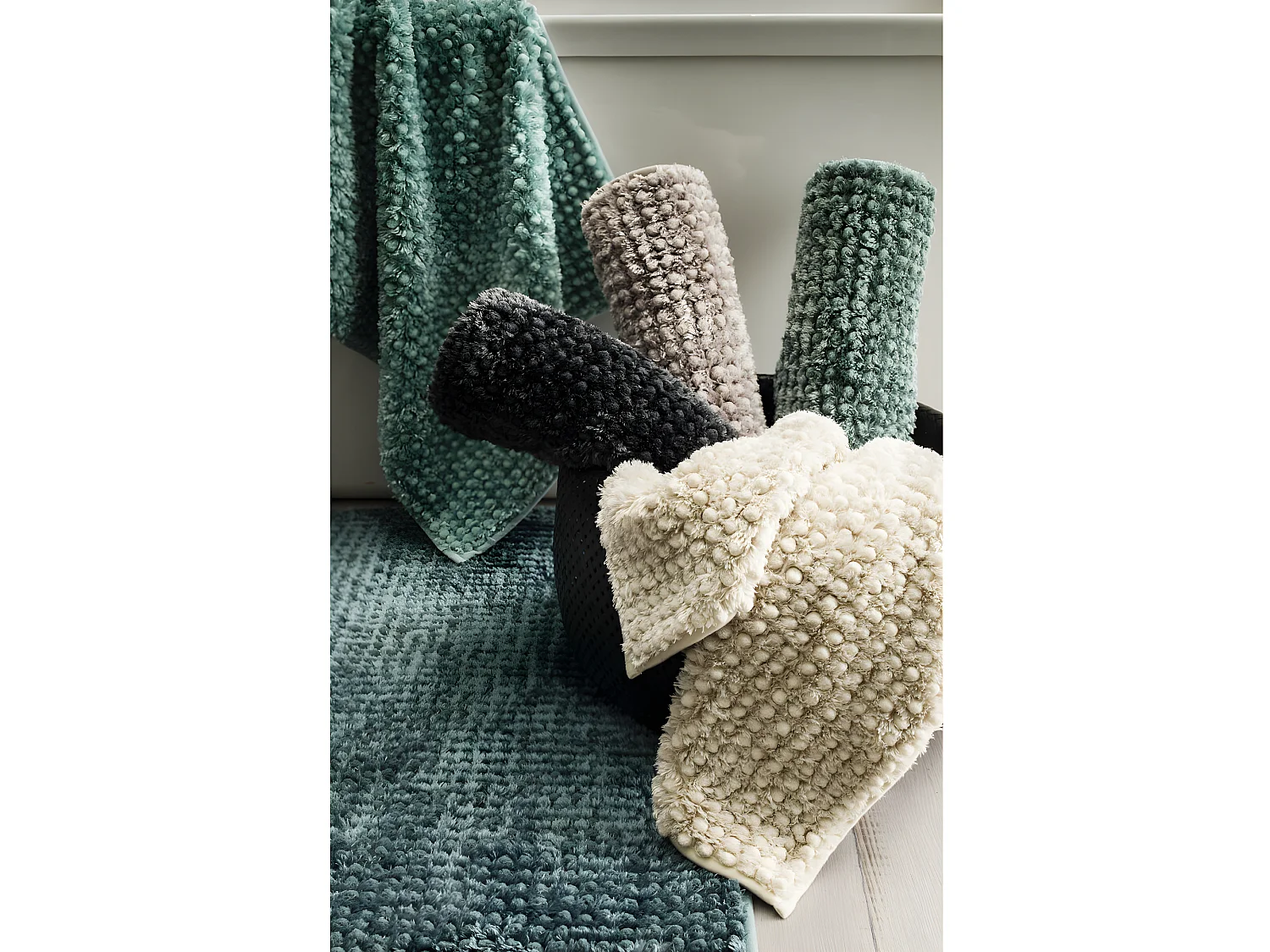 Tapis de bain en polyester uni gris lunaire 50x80cm