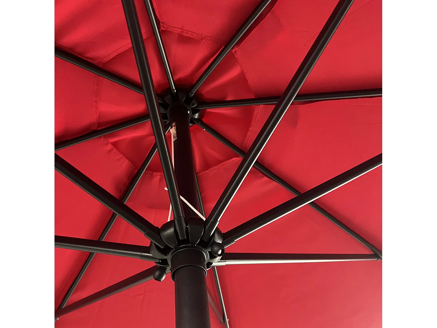 Parasol droit HAPUNA rond 3,30m de diamètre rouge - HAPPY GARDEN