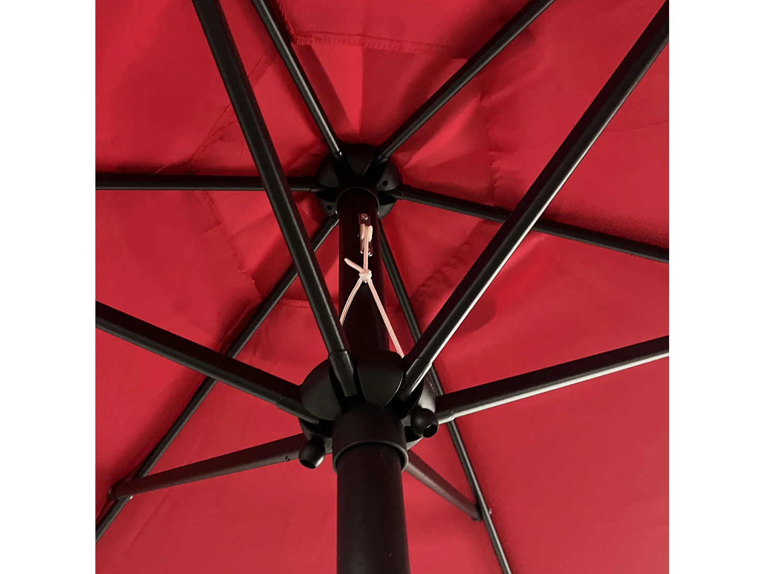 Parasol droit HAPUNA rond 2,70m de diamètre rouge - HAPPY GARDEN