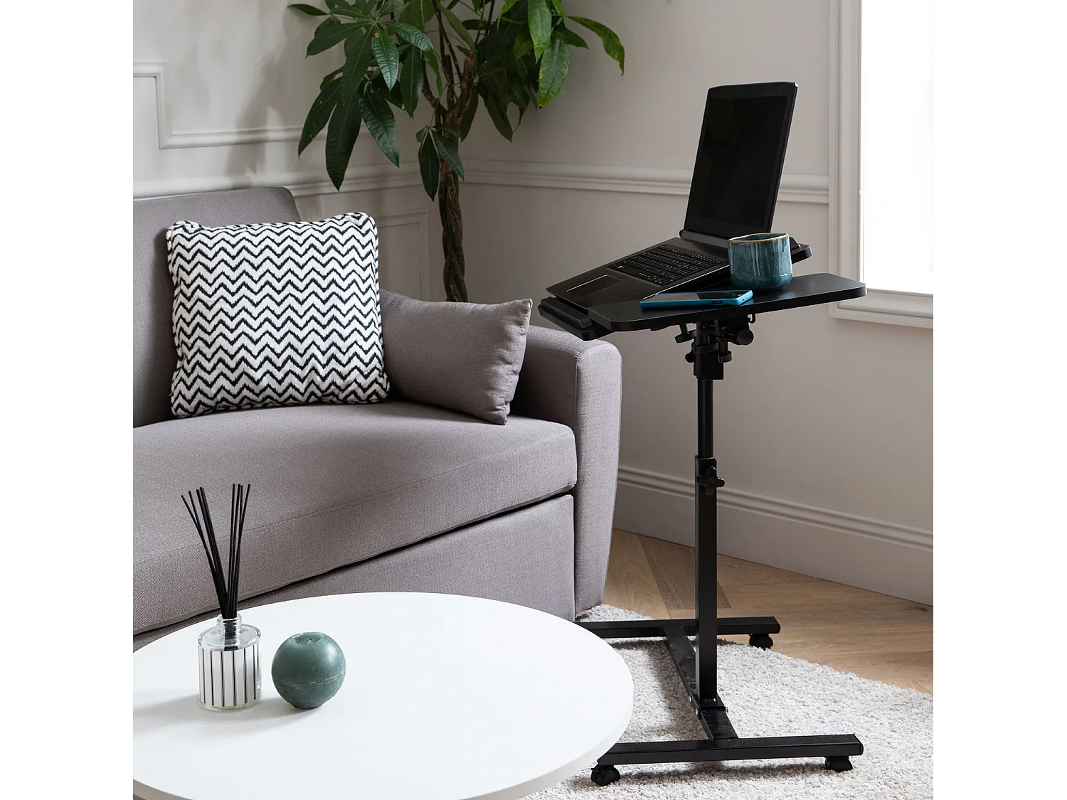 Mesa de computador sobre rodízios, SABINE preto