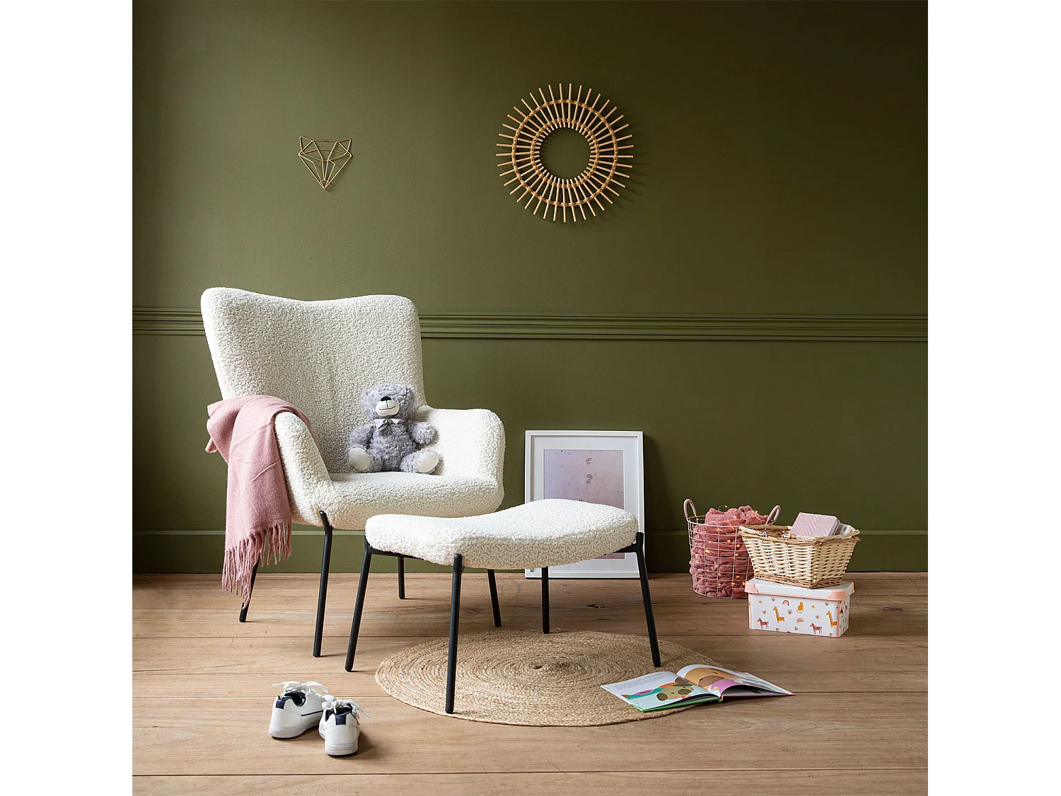 Fauteuil en tissu bouclette écru avec repose-pieds EIRA - HAPPY GARDEN