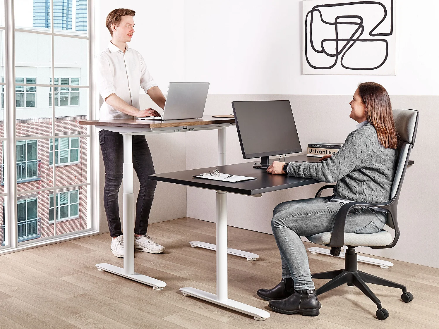 Bureau réglable en hauteur électriquement DESTINAS Noir/blanc 120 cm 72 cm