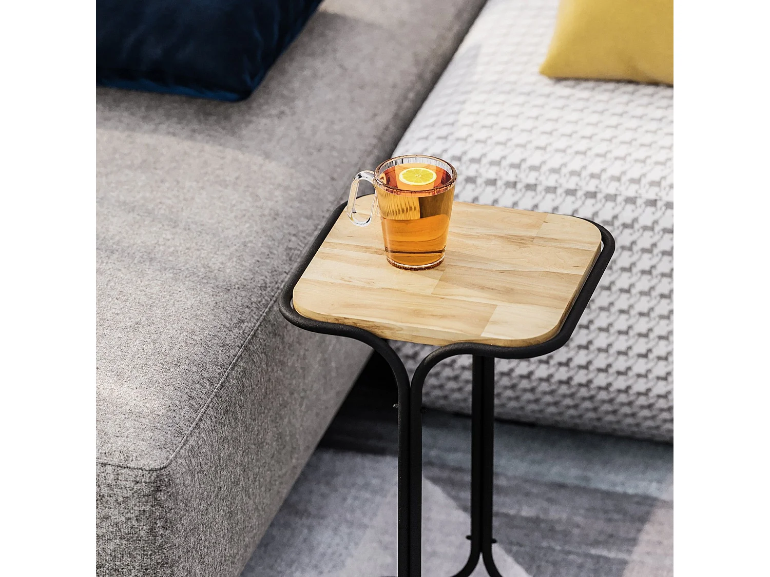 Table basse Hazan 30x30cm Bois clair et Métal Noir