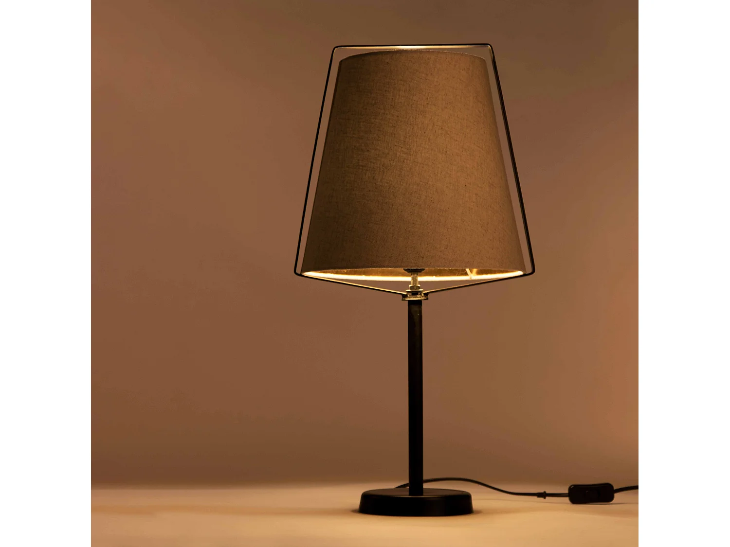 Lampe à poser design avec abat-jour en lin