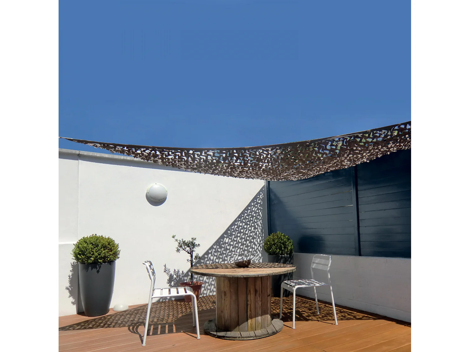 Voile d'ombrage camouflage triangulaire