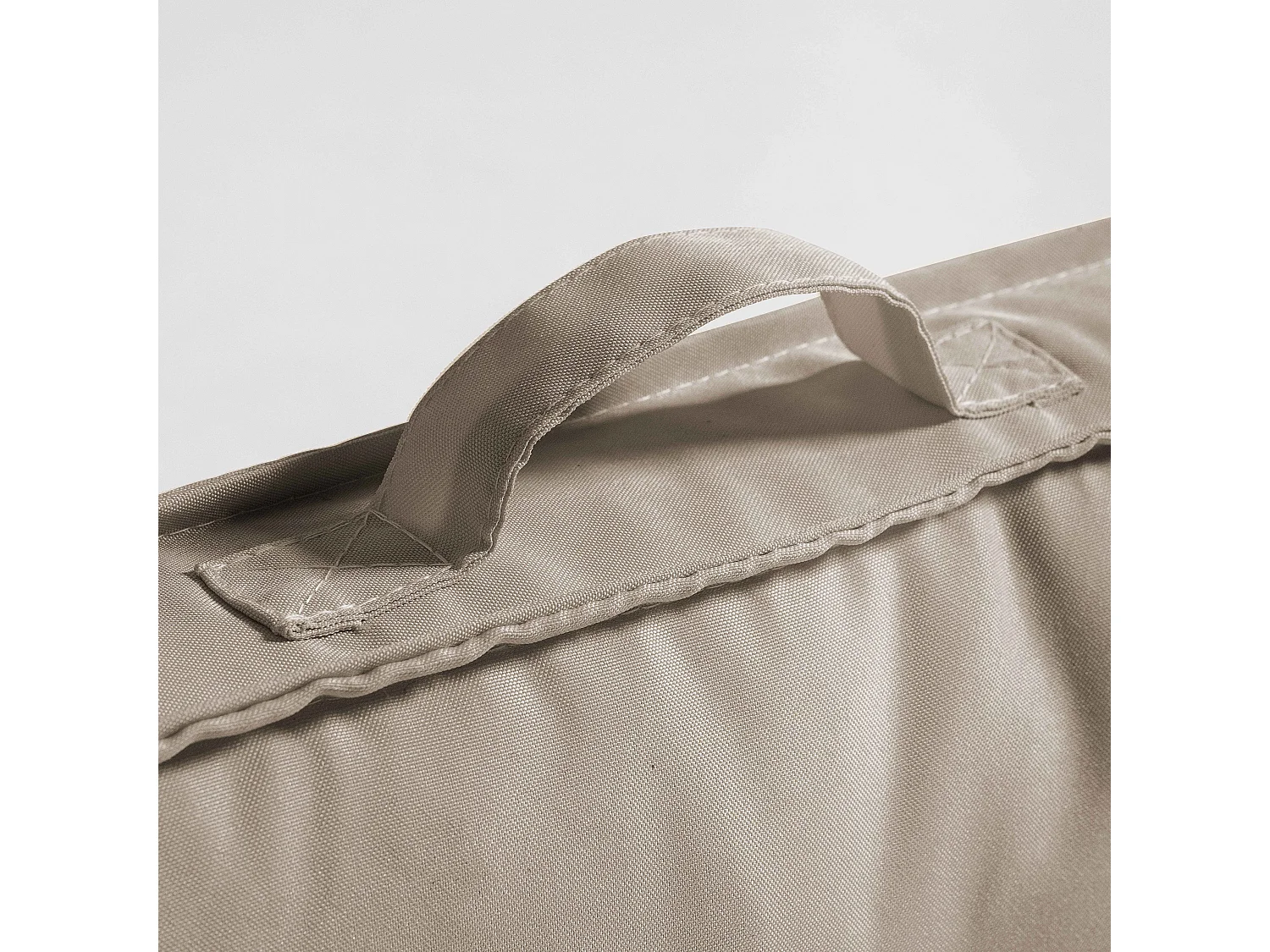 Coussin d'extérieur matelassé taupe 60 x 40cm