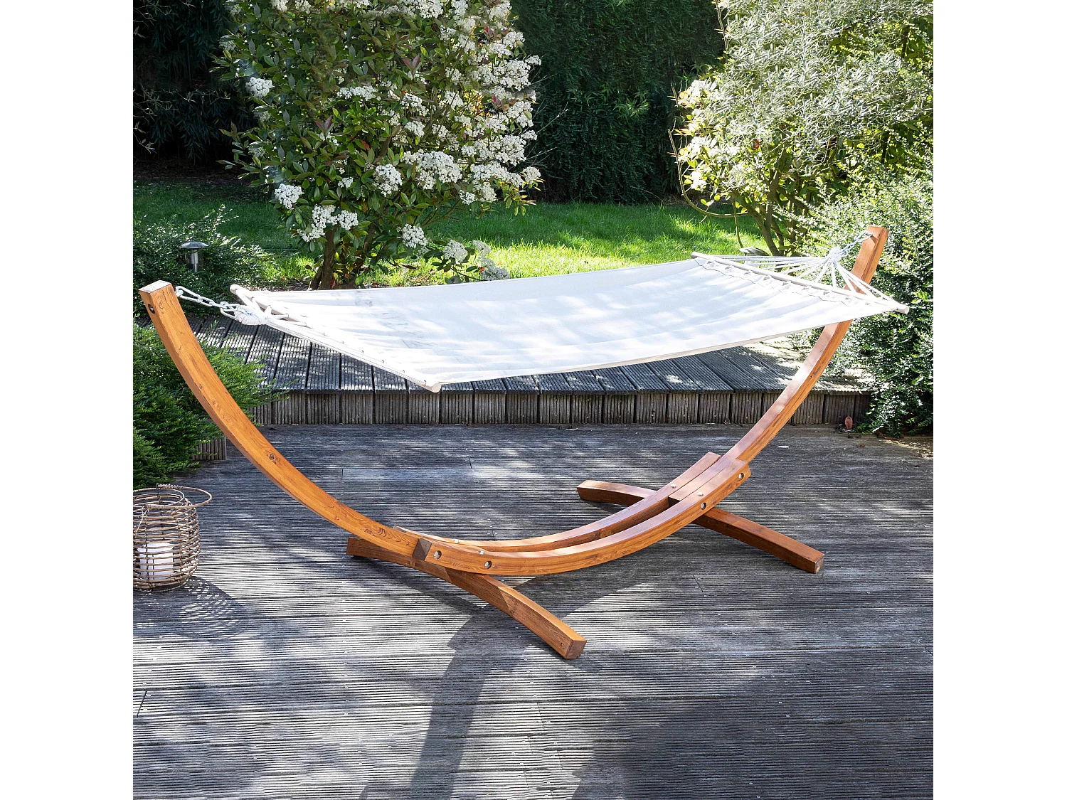 Hamac avec support en bois blanc